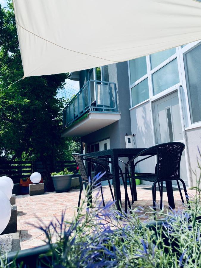 Cornflower Apartment ไฮจ์ดุสโซบอสโล ภายนอก รูปภาพ